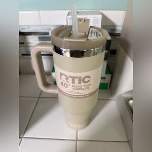 RTIC 40 oz Beige Tumbler with Straw